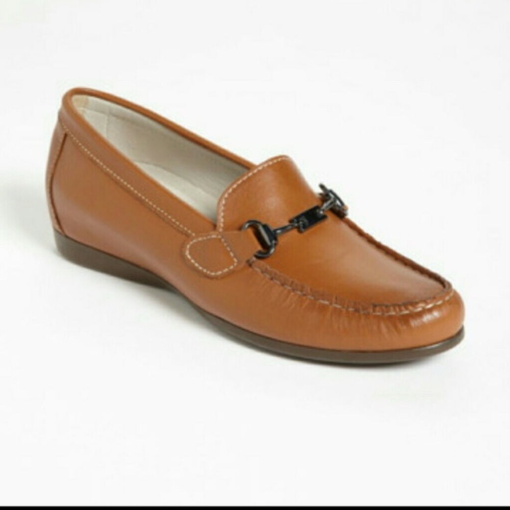 Munro Kimi Luggage Tan Leather Loafer Size 6.5 NWOB